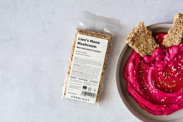 Znaš onaj osećaj kada ti padne koncentracija sredinom dana? 📉 Imamo savršeno (i hrskavo!) rešenje. 🌿

Upoznaj Erbology organske krekere sa pečurkom Lavlja griva (Lion’s Mane) – tvoj novi omiljeni snack za fokus i mentalnu energiju! 🧠✨ Lavlja griva je prirodni nootropik, poznata po tome što podržava rad mozga i pamćenje. U kombinaciji sa pažljivo biranim organskim sastojcima, ovi krekeri su prava superhrana koju možeš poneti svuda.

Idealan dodatak uz tvoj omiljeni namaz, obrok salatu ili jednostavno kao brza, zdrava grickalica u hodu. 🥑🍅

👉 Poruči svoj paketić zdravlja klikom na link u opisu profila!

#haleness #zdravahrana #organsko #lionsmane #lavljagriva