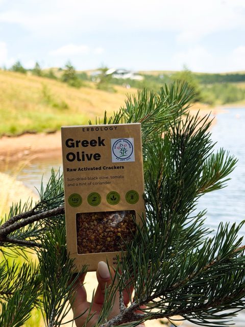 Snack koji ne mora da bira između ukusa i kvaliteta.

Erbology Greek Olive krekeri ručno se prave u malim serijama od organskih sastojaka i suše na niskoj temperaturi kako bi sačuvali hranljive materije i prirodan ukus. 🌿

Pronađite ih na linku u opisu profila i otkrijte zašto su postali omiljeni izbor ljubitelja zdravih grickalica. 💚